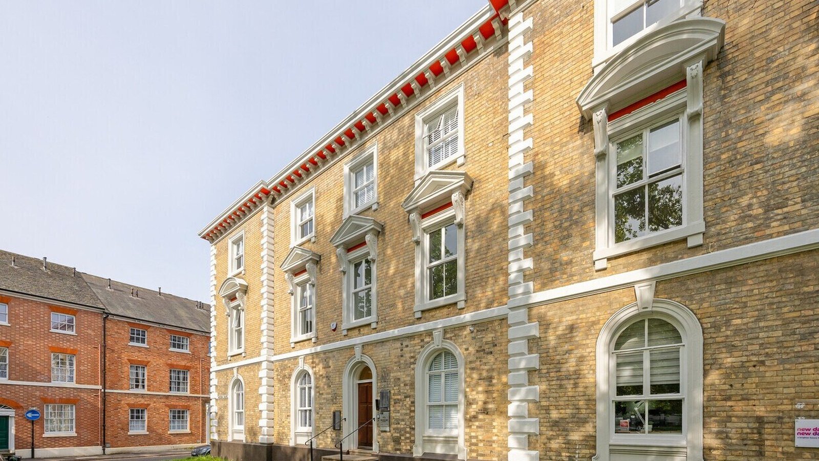 5 Museum Square building photo